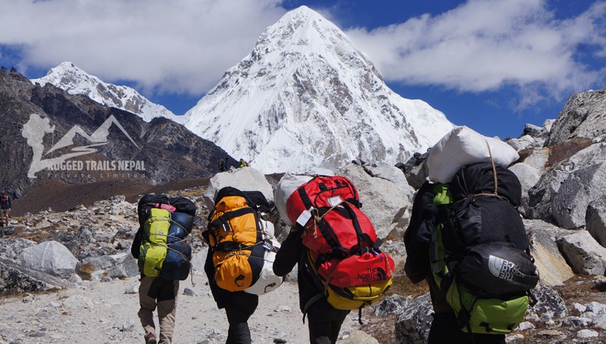 everest base camp trek rugged trails